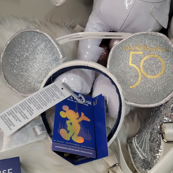 Set of 4 piece!Mickey Mouse Main Attraction! BAG! PLUSH! EARS! KEY!All new - Picture 6 of 11